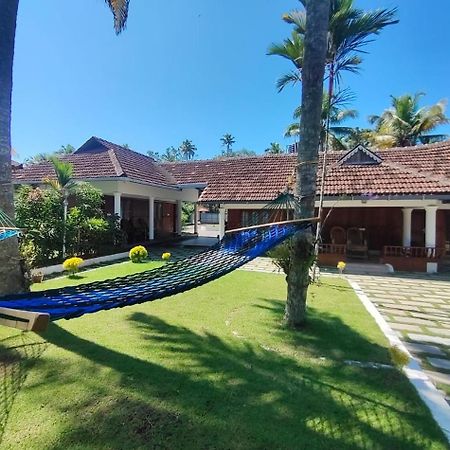 Breeze Backwater Homes Kochi エクステリア 写真