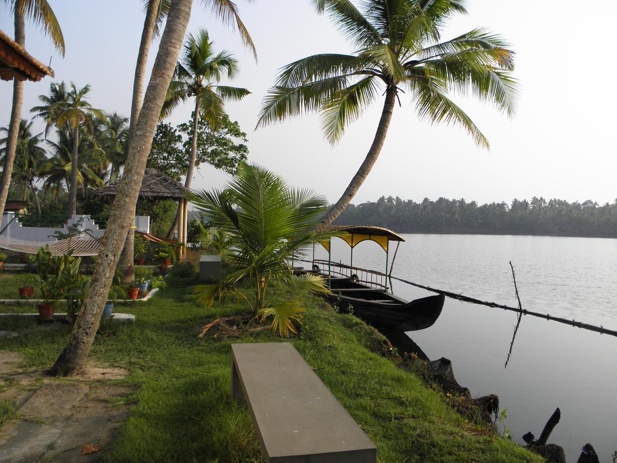 Breeze Backwater Homes Kochi エクステリア 写真